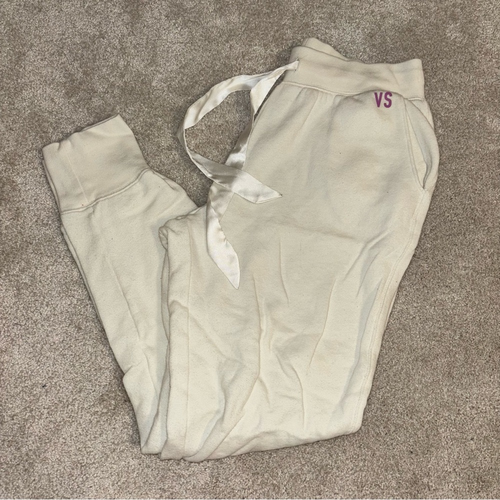 Victoria’s Secret White Lounge Sweatpants with Pockets and Cuffed Ankles